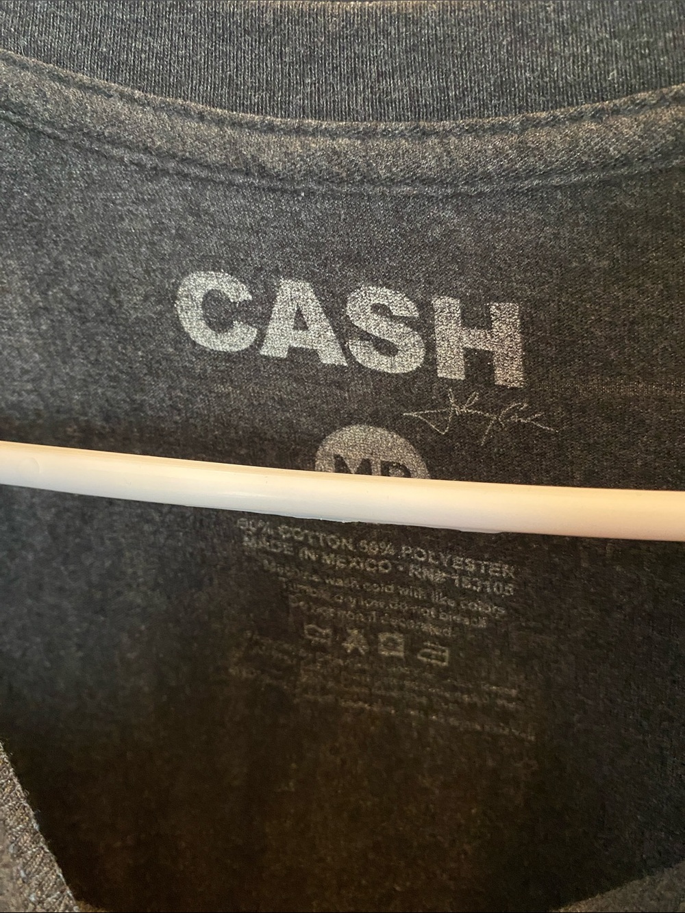 Johnny Cash 'Man in Black' ft Tennessee Three Graphic tee - Picture 2 of 3